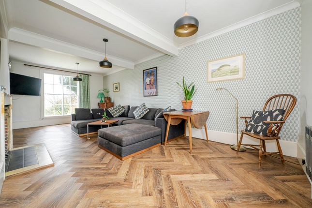 Stone House, Cade Street, Heathfield photo 4