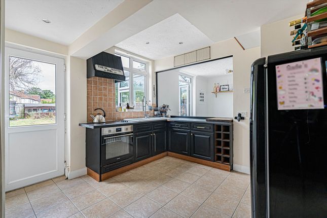 8 Oakhill Road, Ashtead photo 4