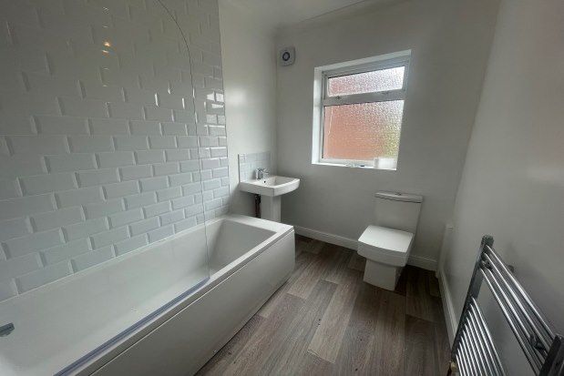 Property to rent in Sheffield Road, Chesterfield