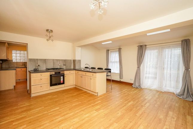 54, Derwent Road, Leighton Buzzard photo 3