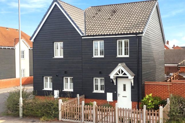 2-bed semi-detached on Star Lane, Great Wakering, £325,000
