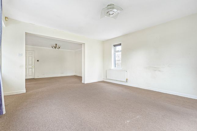 93a, The Moors, Kidlington photo 3