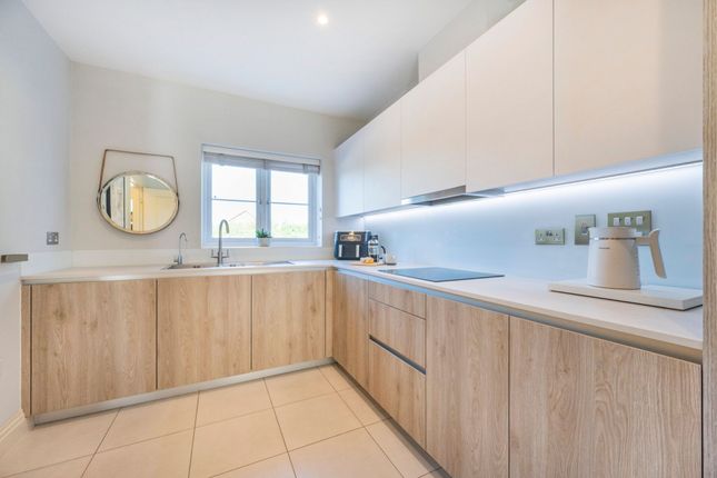 31 Hazylwood, Wokingham photo 4