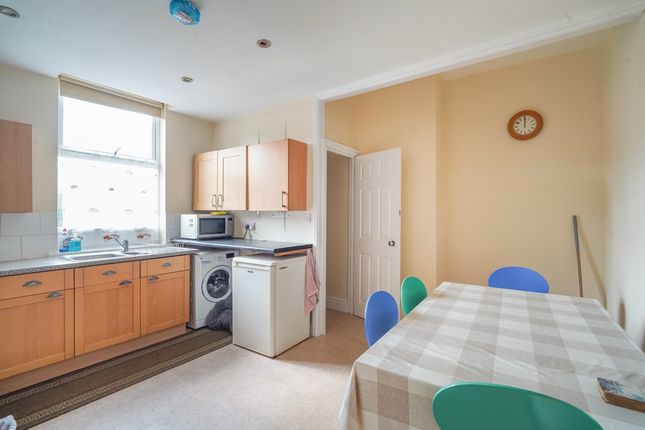 20B, Arundel Street, Wakefield photo 3