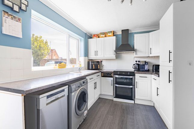 2 Clarendon Drive, Great Yarmouth photo 4