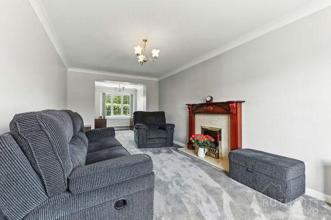 32, Langdale Drive, Pontefract photo 4