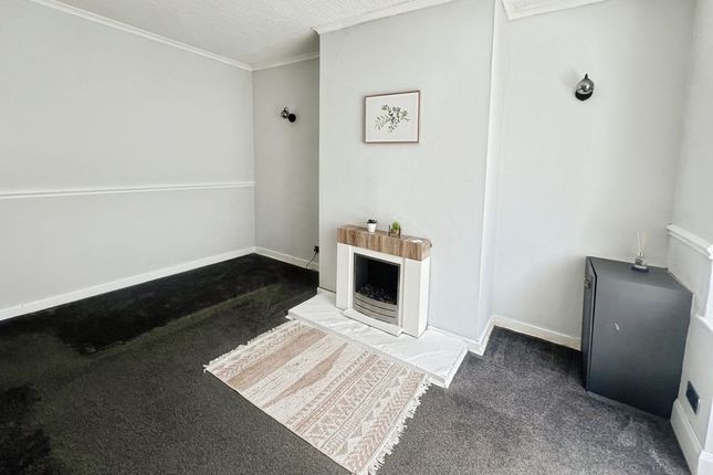1, Leacroft Avenue, Bolton photo 3