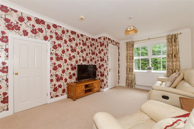 Nyes Lane Southwater, Horsham photo 2