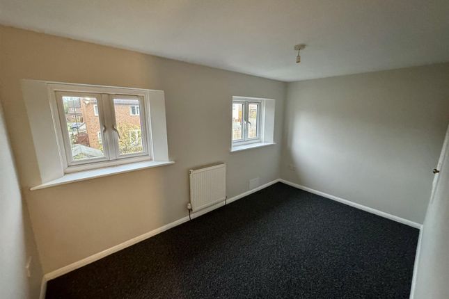 16, Russett Way, Newent photo 4
