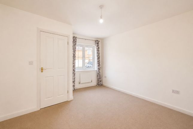 122, Dyffryn Y Coed, Pontypridd photo 2