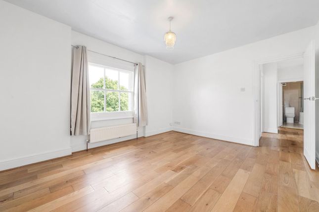 Flat 3, 14, St John's Crescent, London photo 4