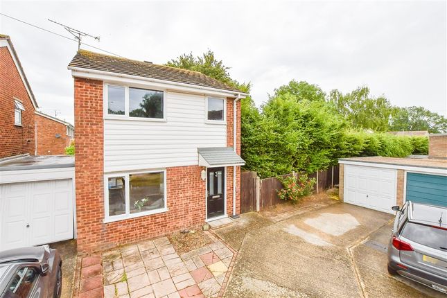 3-bed house on Moor Park Close Rainham, Gillingham, £350,000