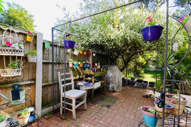 End terrace house for sale in Short Lane, Staines