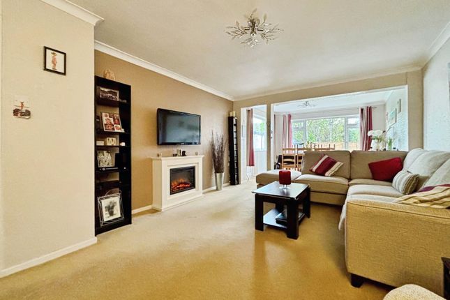 5, Alma Close, Gloucestershire photo 3