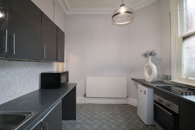 53 A James Street, Blackburn photo 3
