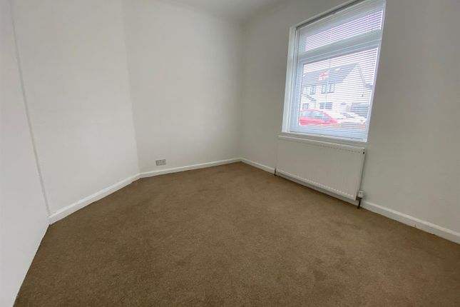 108, Church Elm Lane, Dagenham photo 4