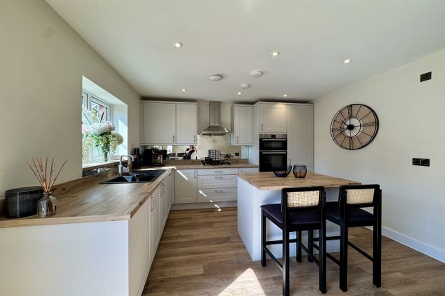9, Alder Grove, Waterlooville photo 3