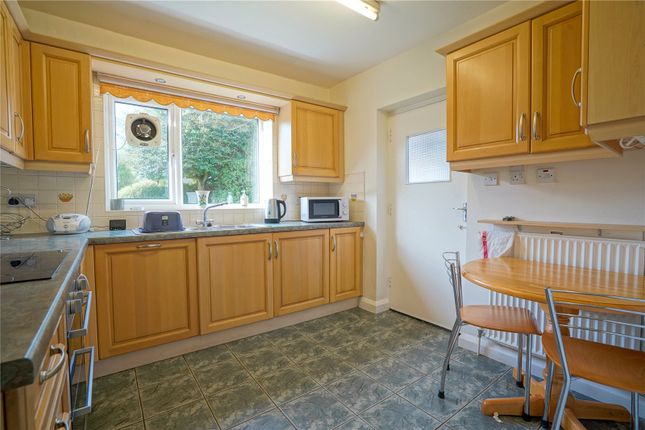 4, Moorlands, Rotherham photo 3