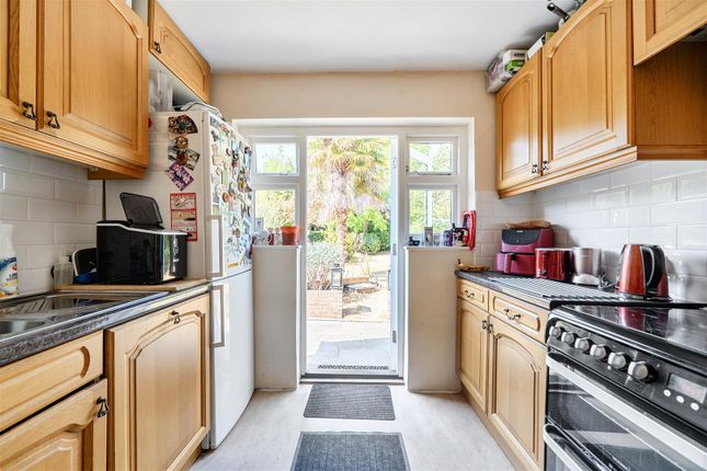 89, Berrylands, Surbiton photo 4