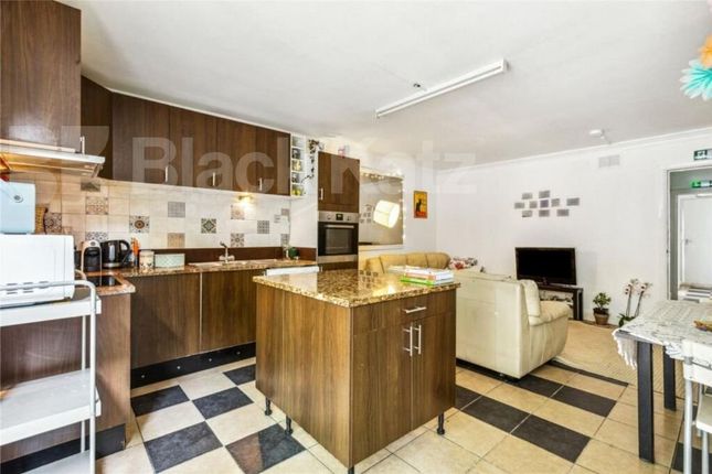 Campsfield Road, London photo 2