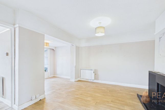 12 Grafton Gardens, Lancing photo 4
