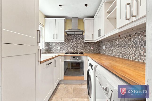 32, Tramway Avenue, London photo 4