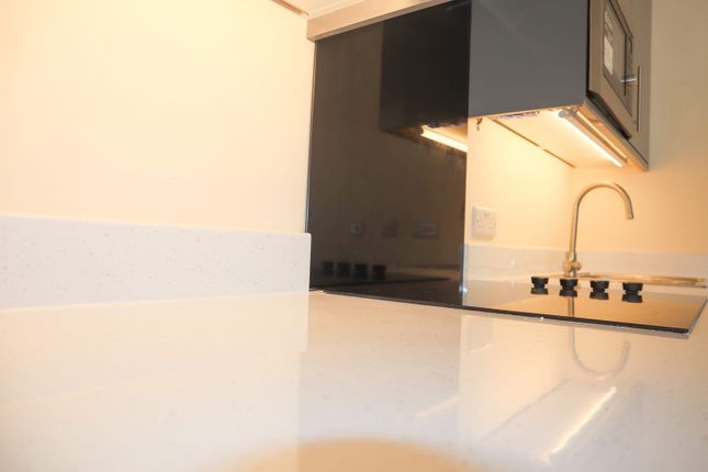 16, Stonebridge, Clevedon photo 4