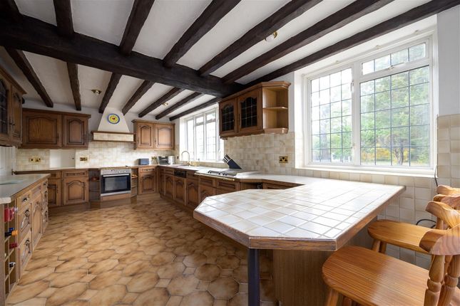 Oxshott Road, Leatherhead photo 4