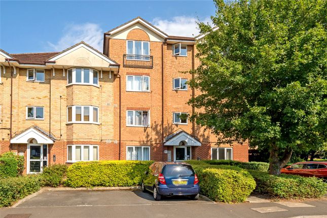 Thumbnail Flat for sale in Varsity Drive, Twickenham