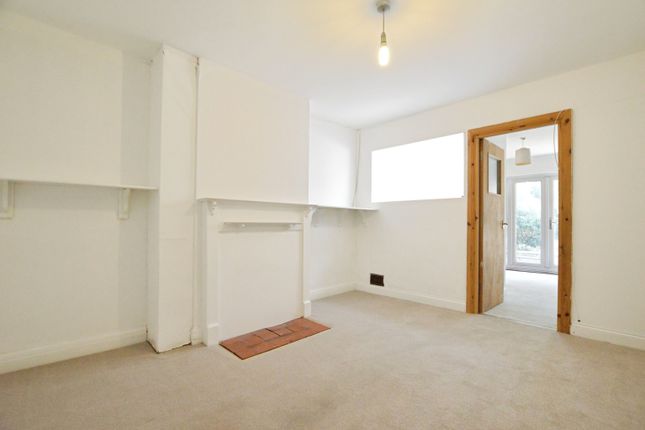 Room 2, 16, Edward Close, St Albans photo 4