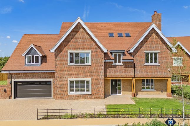 5 Bedroom Detached House