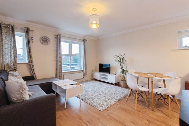 Flat 5, Shepherd House, 851, Christchurch Road, Dorset photo 2