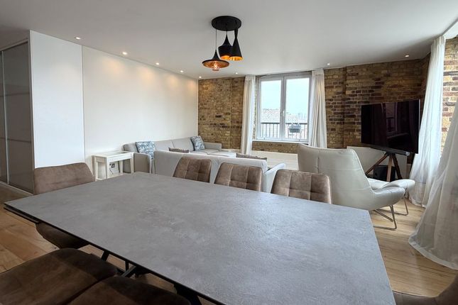 22 Cubitt Wharf, Storers Quay, London photo 4