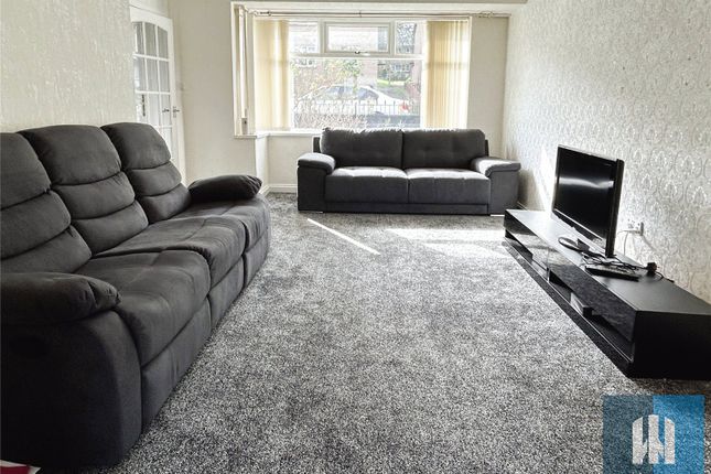 16, Warrenside, Huddersfield photo 3