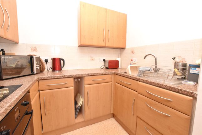18, Lowry Court, Greater Manchester photo 4