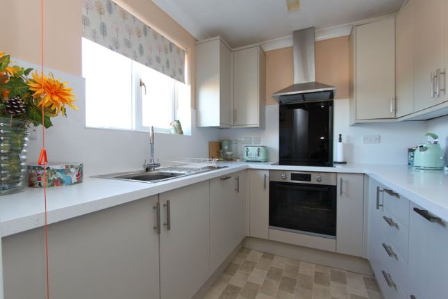 Tanners Court, Midland Way, Thornbury photo 2