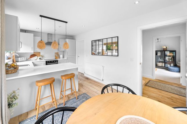1 Whinney Close, Harrogate photo 4