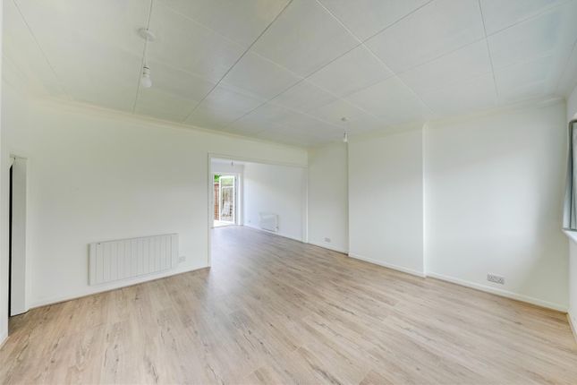 24, Cowdrey Court, Dartford photo 2