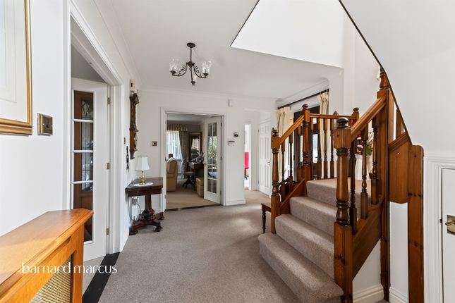 10, Highacre, Dorking photo 2