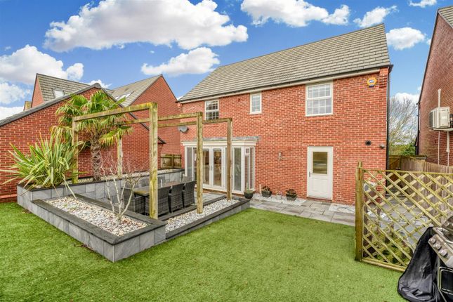 10, Simcoe Close, Northampton photo 4