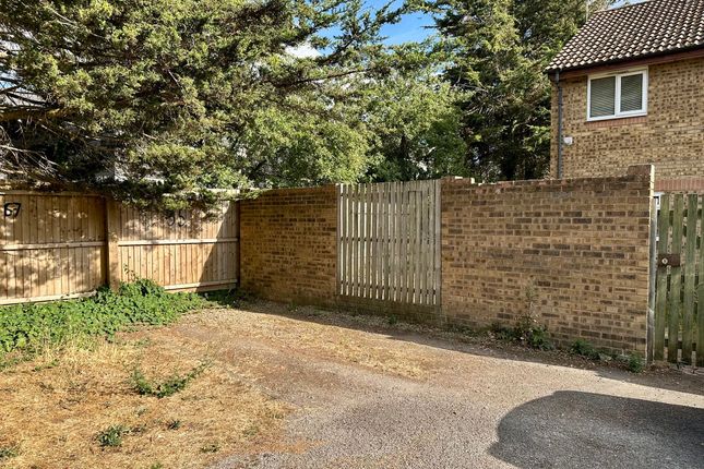 65 River Leys, Cheltenham photo 3