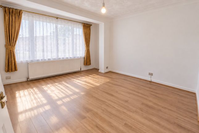 1, Rowan Way, Slough photo 2