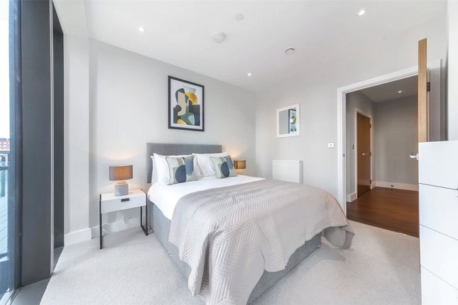 Flat for sale in Handlebury House, 4 Leamouth Road, Orchard Wharf, London