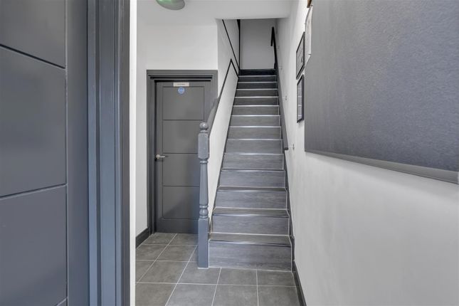 Room 4 189, North Road, Southall photo 4