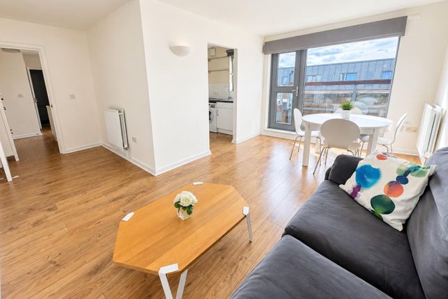 28, Gascoigne Close, London photo 4