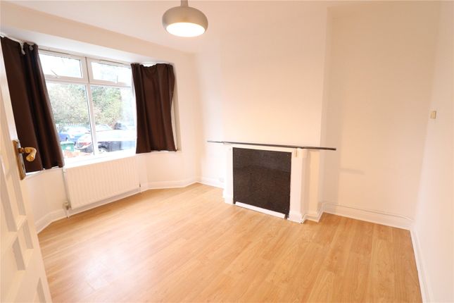 Thumbnail Maisonette to rent in Marlow Court, London