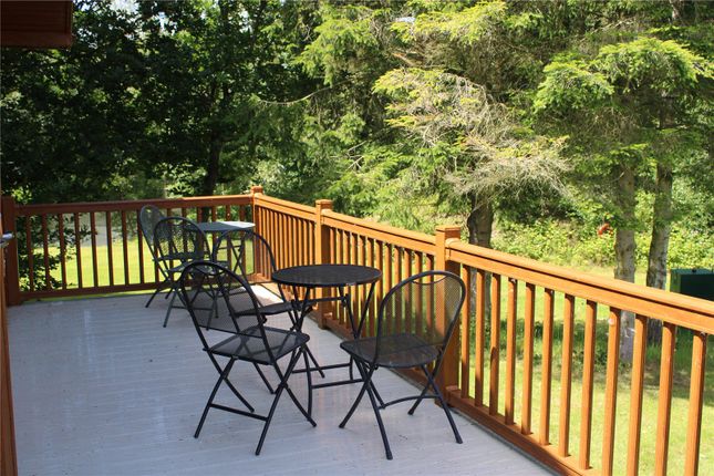 13, Langmere Lakes, Frettenham photo 2