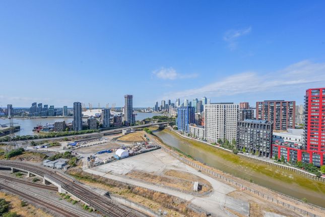 Falconbrook Gardens, Canning Town photo 3