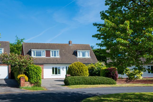 23, Park Avenue, Dronfield photo 2