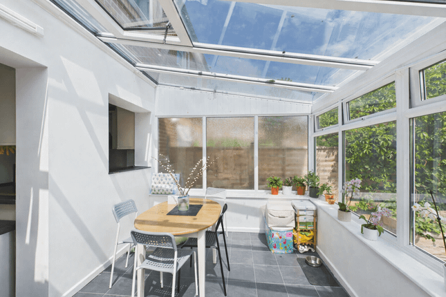 34 Lichfield Road, Fareham photo 4